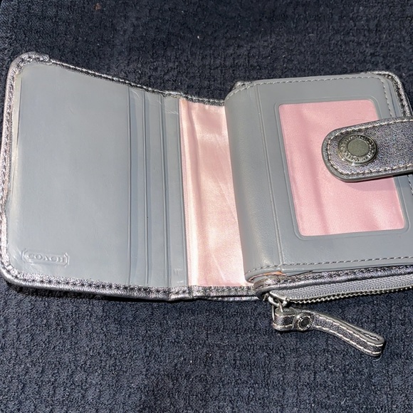 Coach wallet - Picture 2 of 6